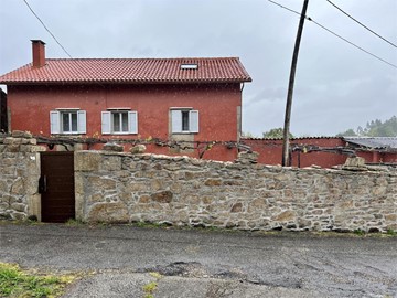 Casa de Pueblo Restaurada con Jardín - Catoira