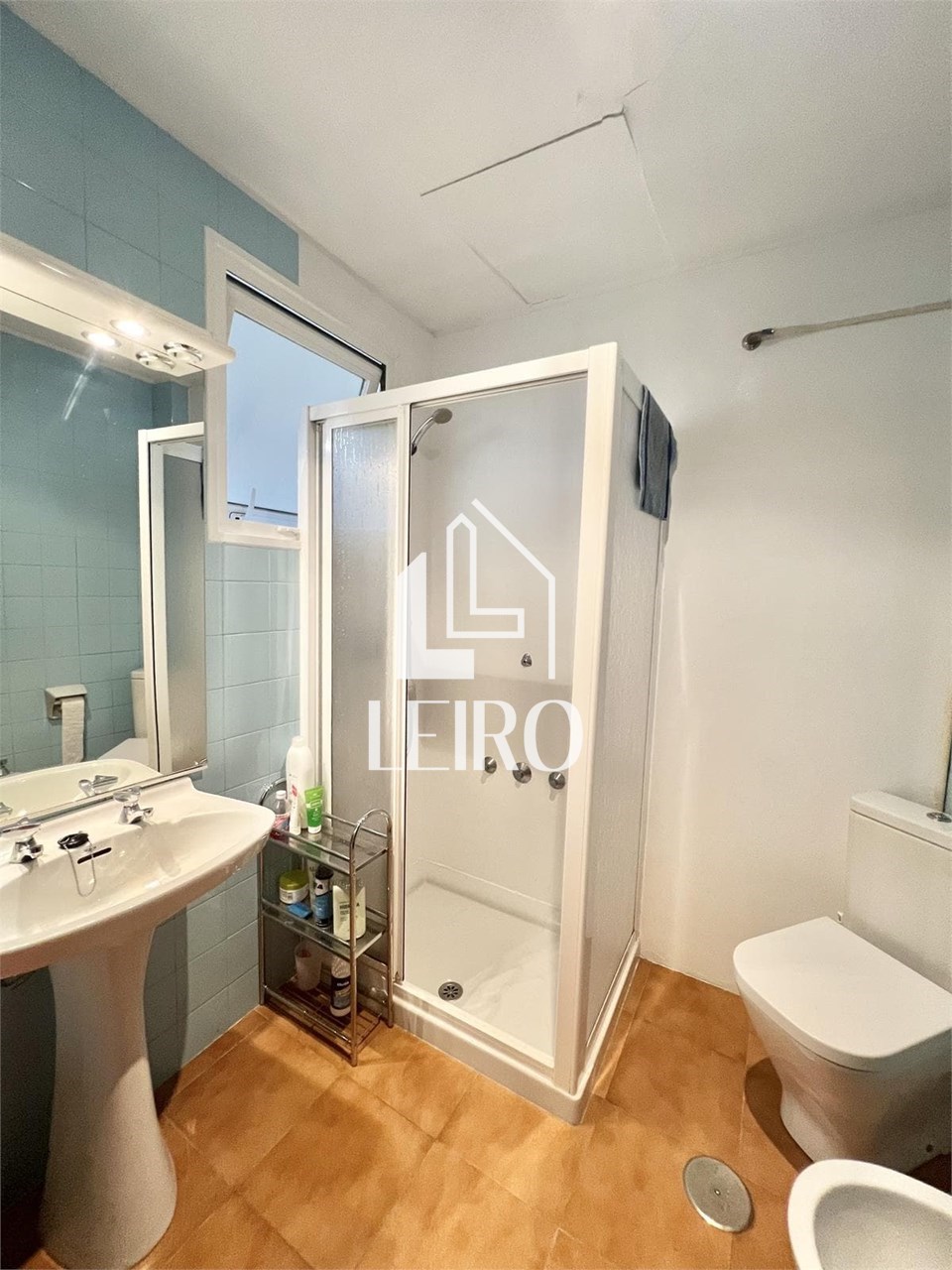 Foto 16 CASA DIVIDIDA EN VARIOS APARTAMENTOS CON JARDON 