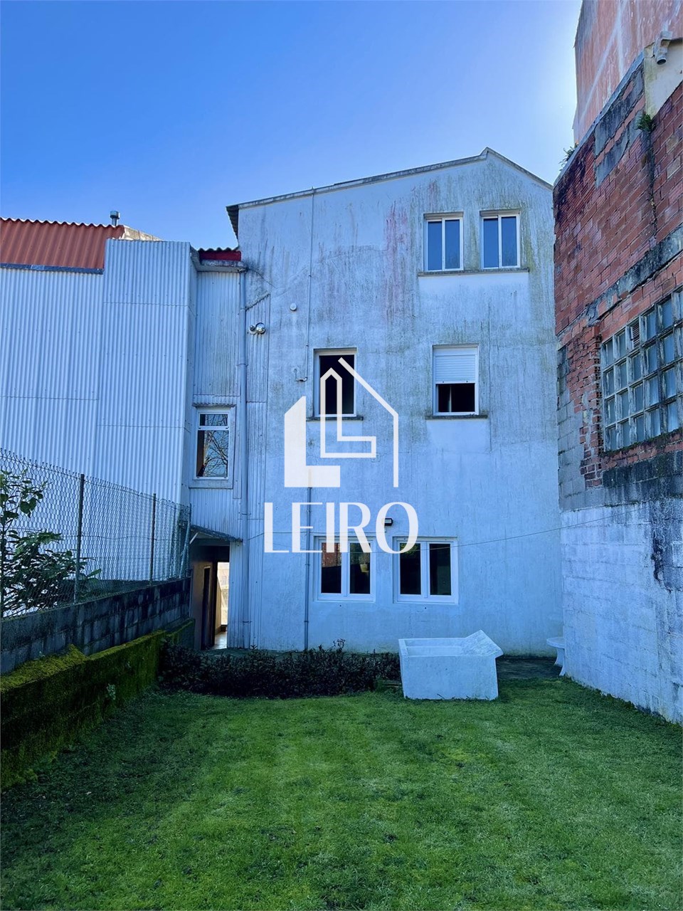 Foto 21 CASA DIVIDIDA EN VARIOS APARTAMENTOS CON JARDON 