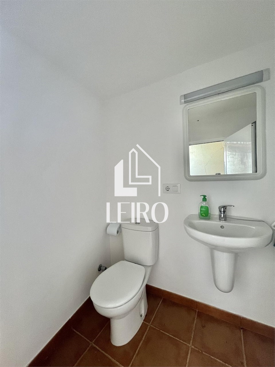 Foto 23 CASA DIVIDIDA EN VARIOS APARTAMENTOS CON JARDON 