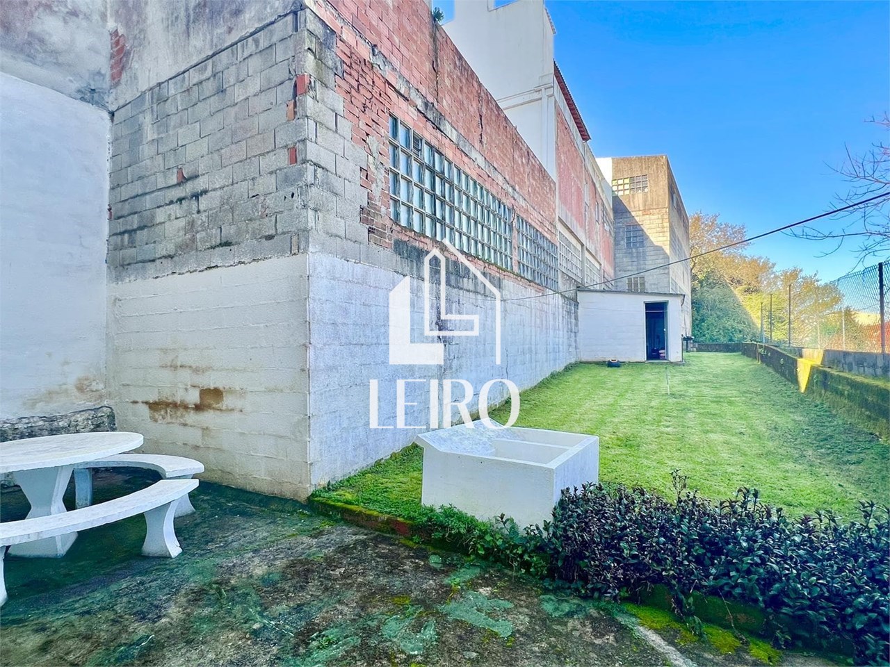 Foto 24 CASA DIVIDIDA EN VARIOS APARTAMENTOS CON JARDON 