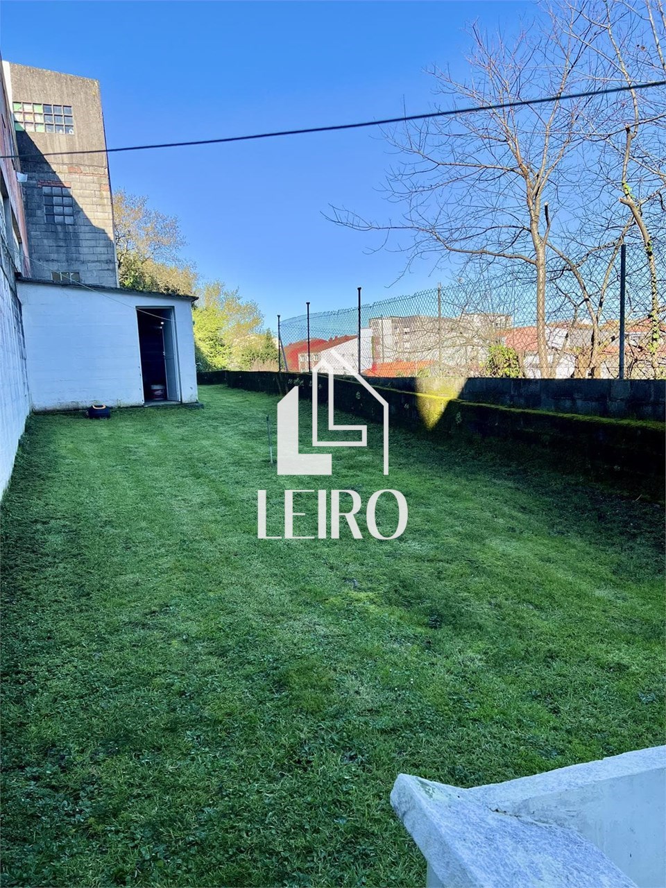 Foto 2 CASA DIVIDIDA EN VARIOS APARTAMENTOS CON JARDON 