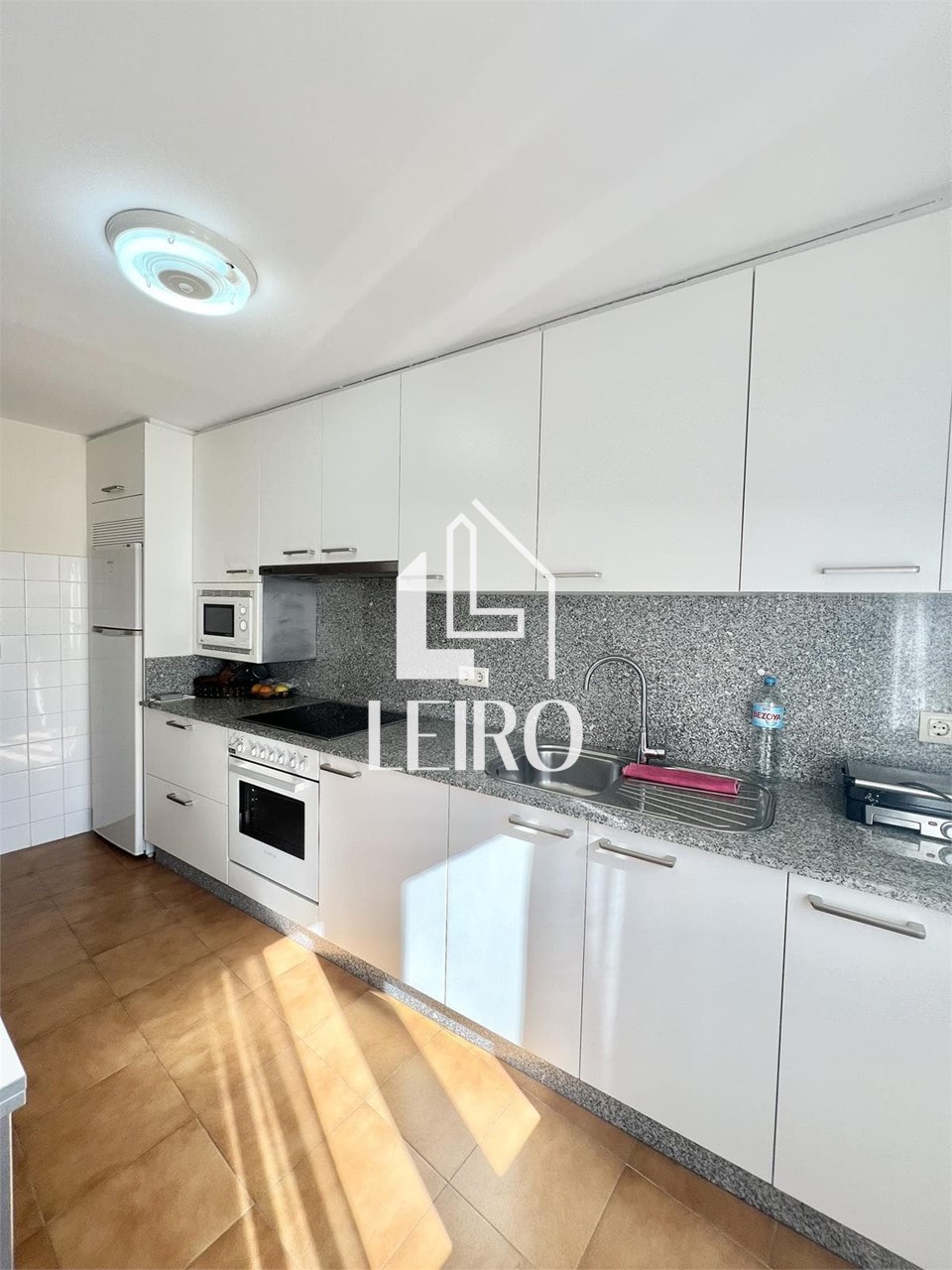 Foto 9 CASA DIVIDIDA EN VARIOS APARTAMENTOS CON JARDON 