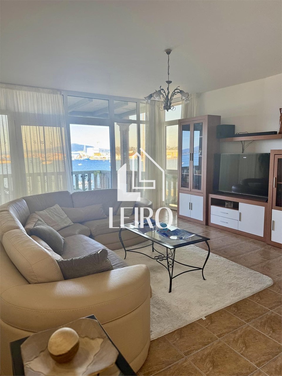 Foto 4  CASA EN PRIMERA LINEA CON VISTAS AL MAR GARAJE Y TERRAZAS