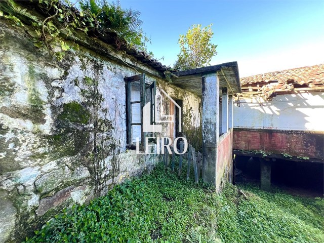 Casa en Ruinas con Vistas al Mar y Terreno - Sanxenxo