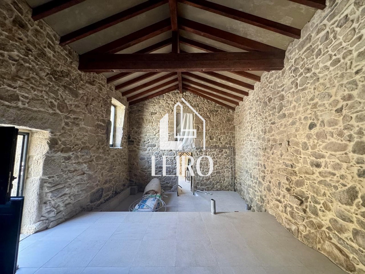Foto 10 CASA GALLEGA DE PIEDRA REHABILITADA A REMATAR CON TERRENO 