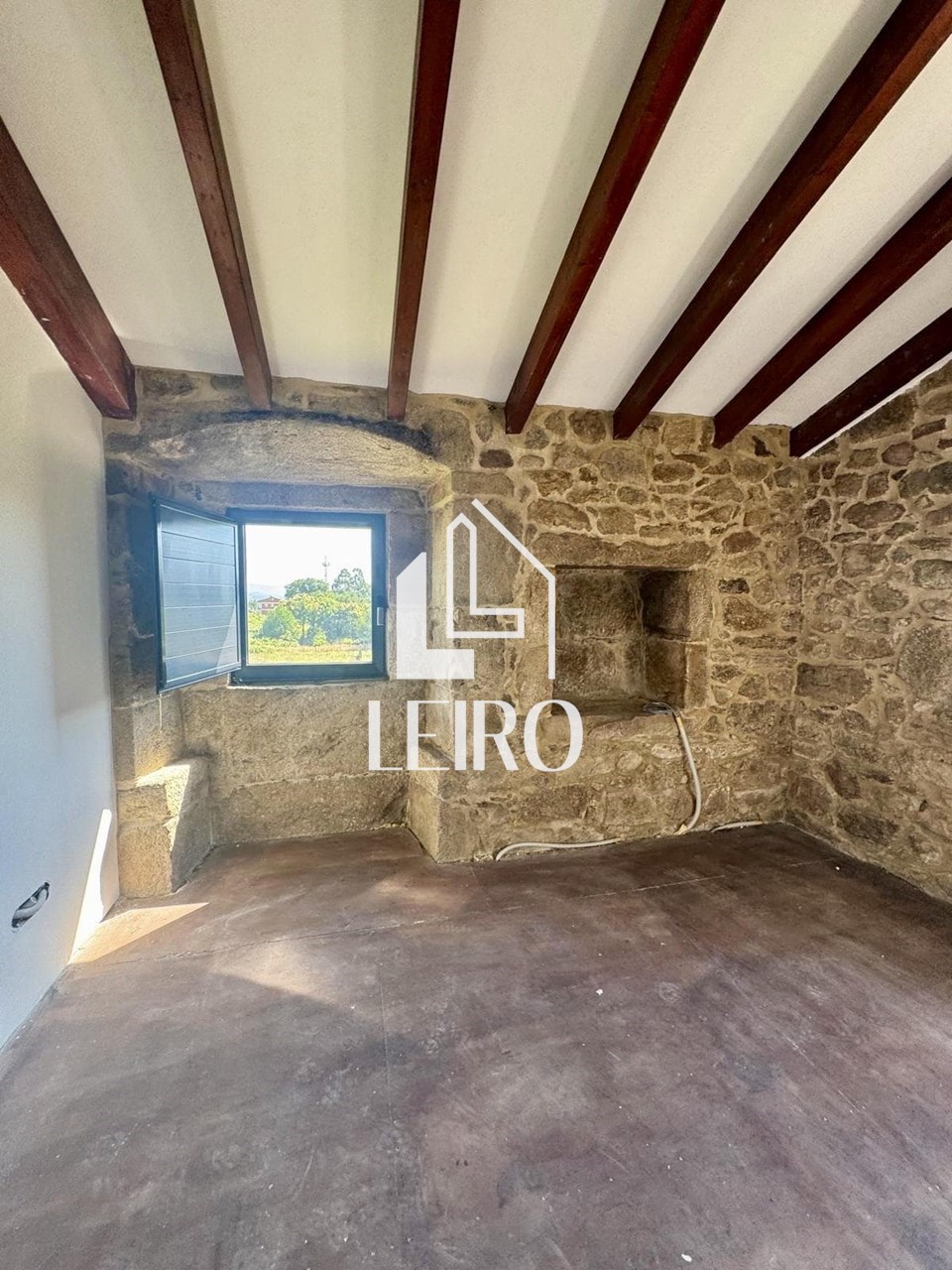 Foto 15 CASA GALLEGA DE PIEDRA REHABILITADA A REMATAR CON TERRENO 