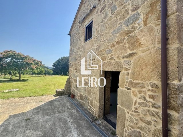 CASA GALLEGA DE PIEDRA REHABILITADA A REMATAR CON TERRENO  - Caldas de Reis