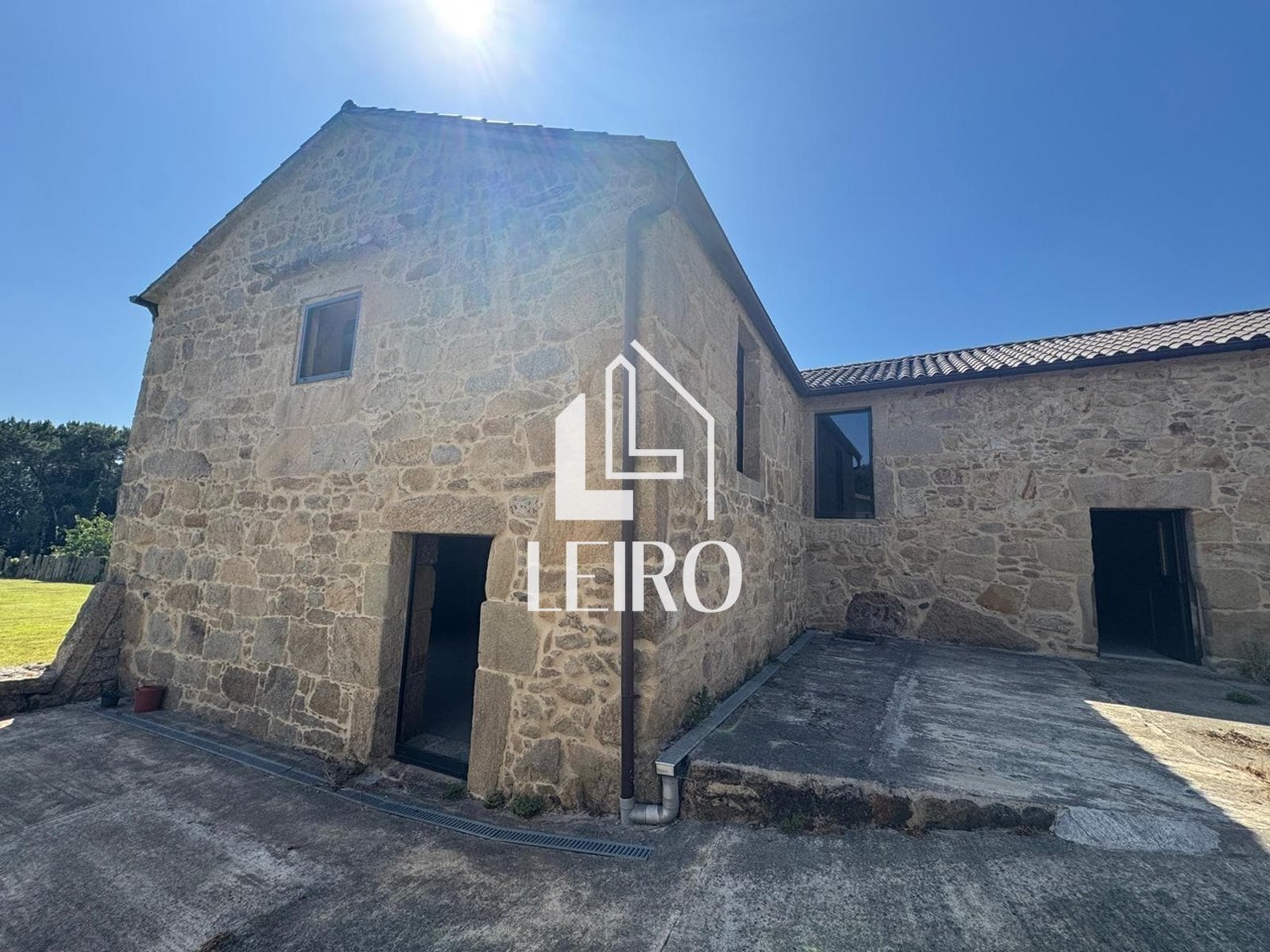 Foto 4 CASA GALLEGA DE PIEDRA REHABILITADA A REMATAR CON TERRENO 