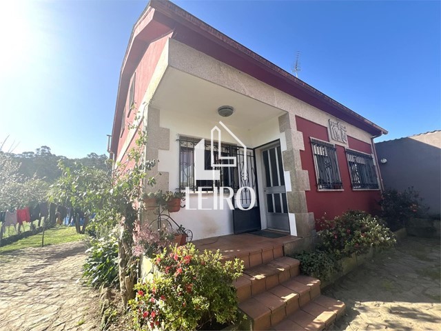 Casa Independiente con 2786m2 de Terreno - Caldas de Reis