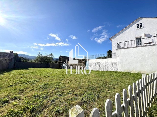 Casa muy  Luminosa con Terreno Terraza y Garaje - Cambados