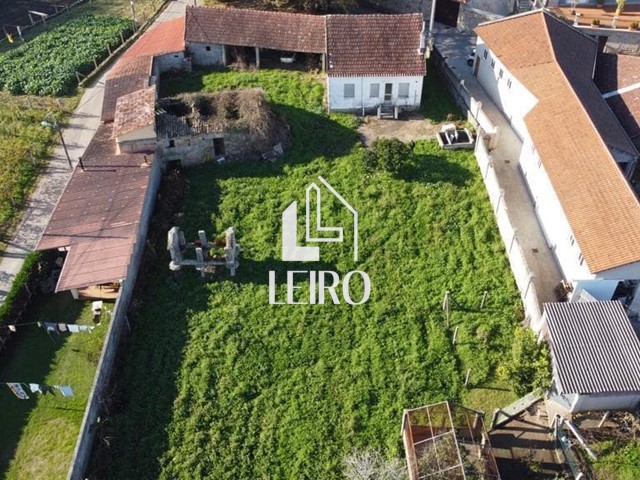 Casa para Reformar con Terreno de 1200 m2 - Vilanova de Arousa