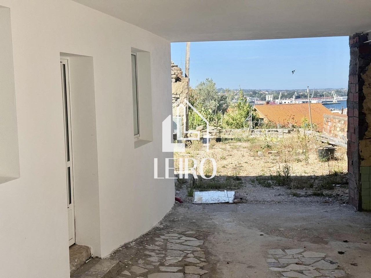 Foto 10 CASA SEMIREFORMADA CON TERRENO Y VISTAS AL MAR 