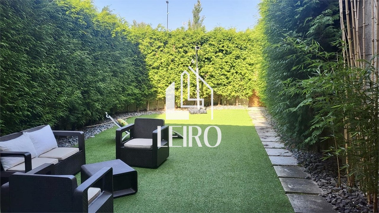 Foto 3 CHALET ADOSADO CON JARDIN  Y PISCINA COMUNITARIA SEGUNDA LINEA DE PLAYA