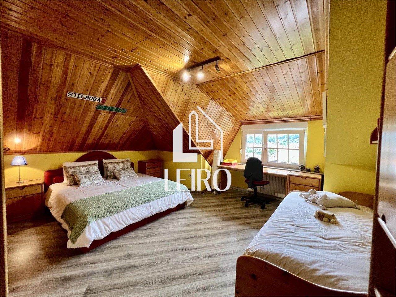 Foto 16  CHALET CON JARDIN, PISCINA, VISTAS PARCELA DE 3.300m2