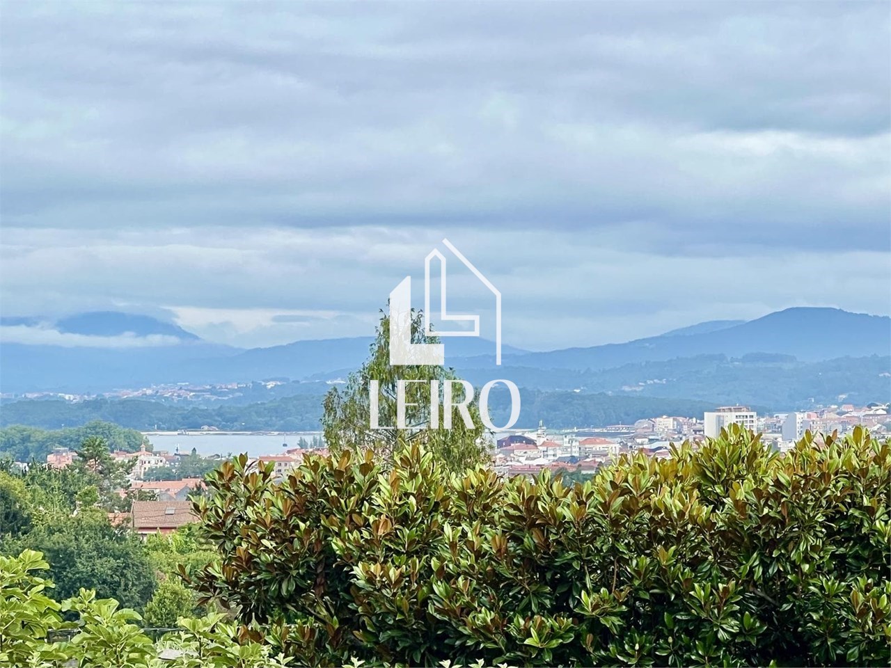 Foto 18  CHALET CON JARDIN, PISCINA, VISTAS PARCELA DE 3.300m2