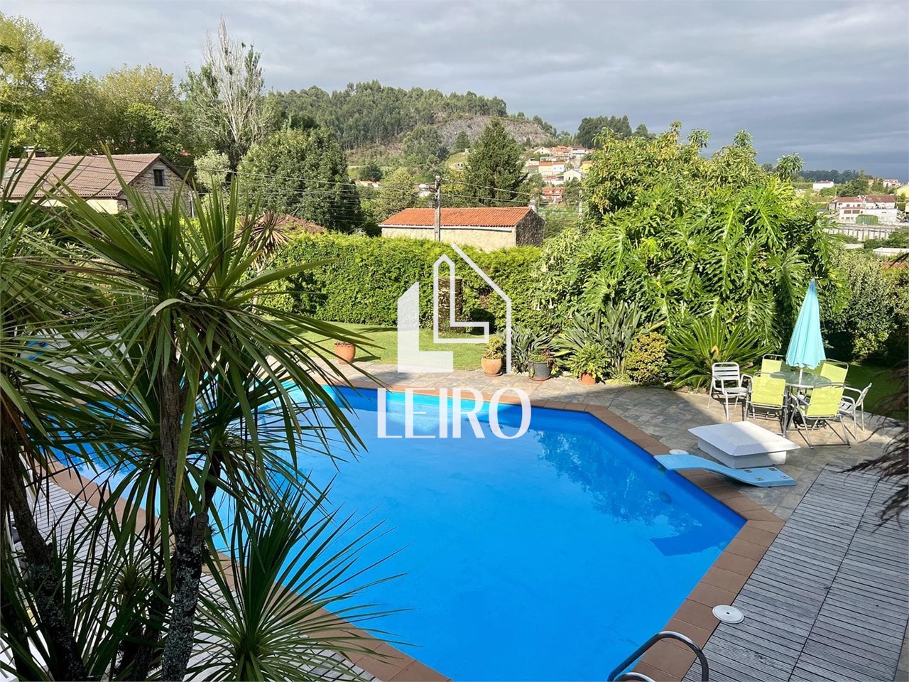 Foto 2  CHALET CON JARDIN, PISCINA, VISTAS PARCELA DE 3.300m2