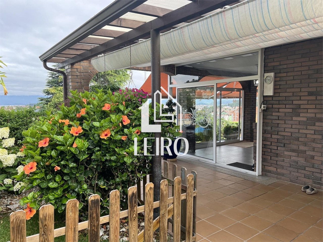 Foto 5  CHALET CON JARDIN, PISCINA, VISTAS PARCELA DE 3.300m2