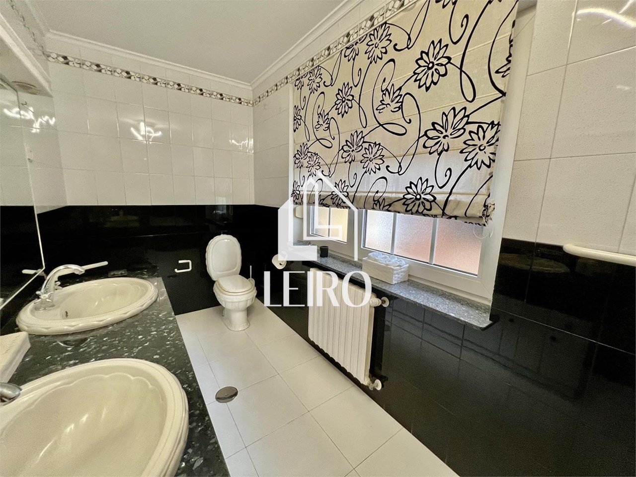 Foto 9  CHALET CON JARDIN, PISCINA, VISTAS PARCELA DE 3.300m2