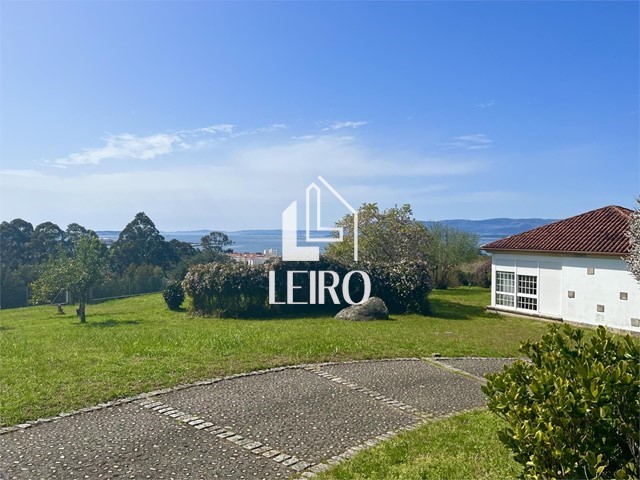 Chalet con Terreno y Vistas al Mar - Vilagarcía de Arousa