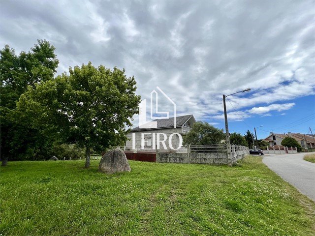 Chalet de Perpiaño con Terreno - Vilagarcía de Arousa