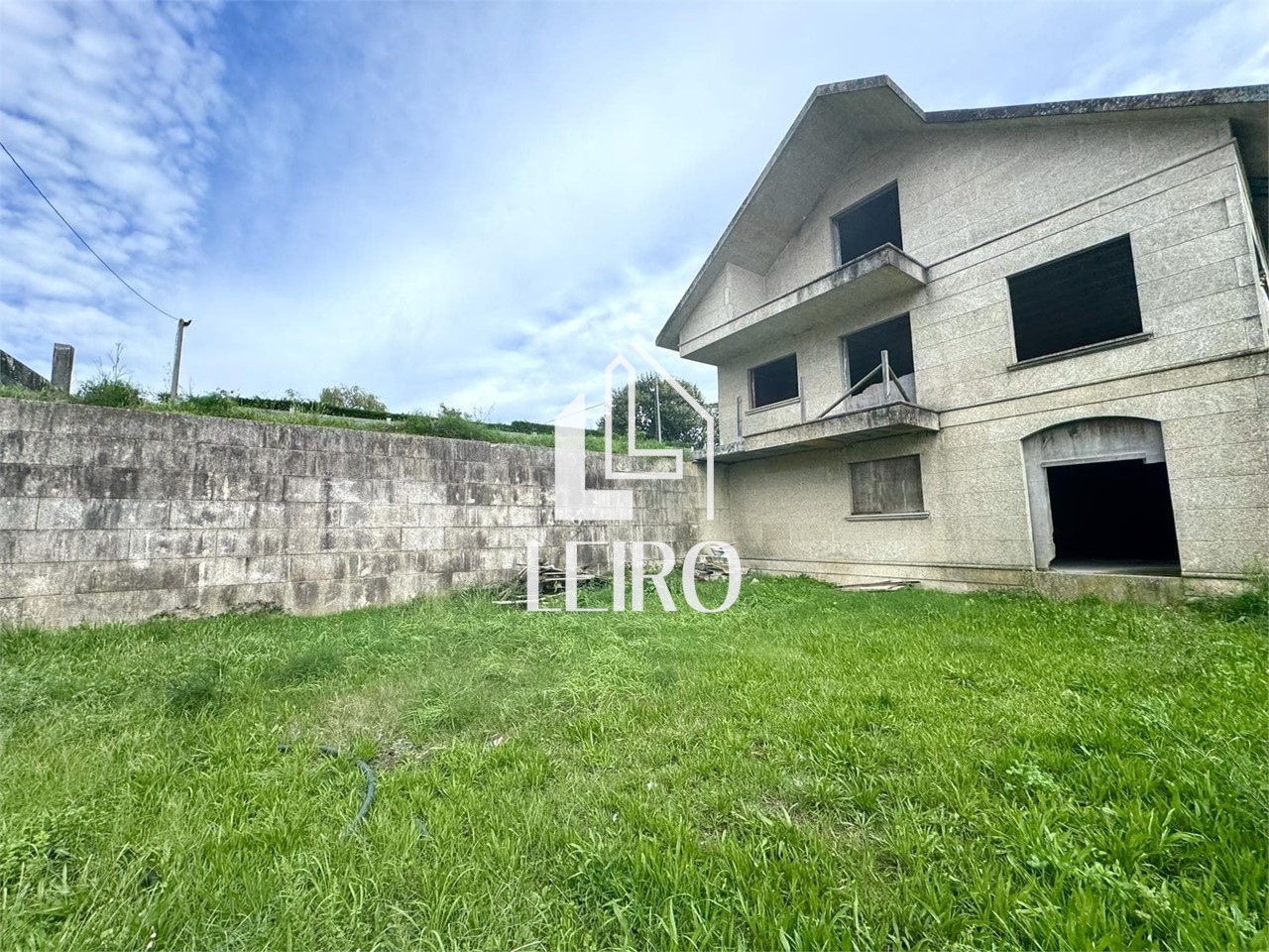 Foto 4 CHALET DE PIEDRA EN ESTRUCTURA CON PROYECTO Y LICENCIA  