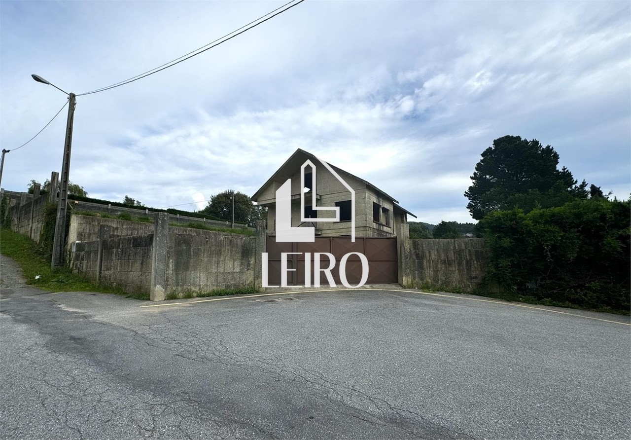 Foto 7 CHALET DE PIEDRA EN ESTRUCTURA CON PROYECTO Y LICENCIA  