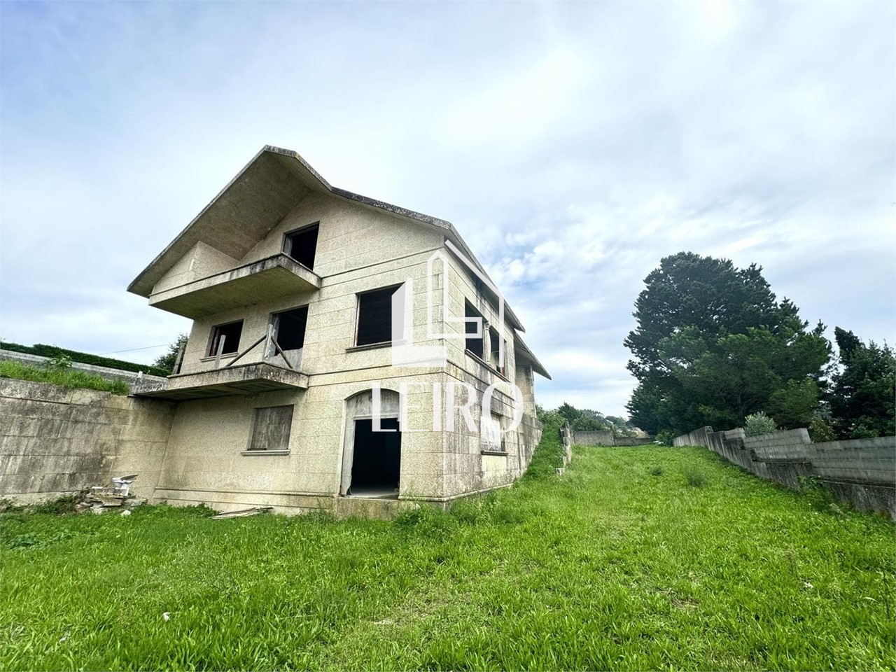 Foto 8 CHALET DE PIEDRA EN ESTRUCTURA CON PROYECTO Y LICENCIA  