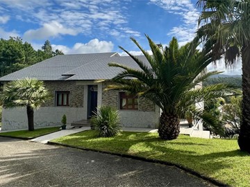 Chalet de Planta Baja Semi-amueblado con Jardín. - Caldas de Reis