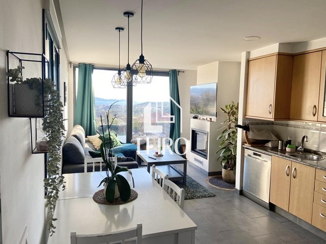 CHALET EN PLANTA BAJA CON VISTAS AL MAR LISTO PARA ENTRAR - Sanxenxo