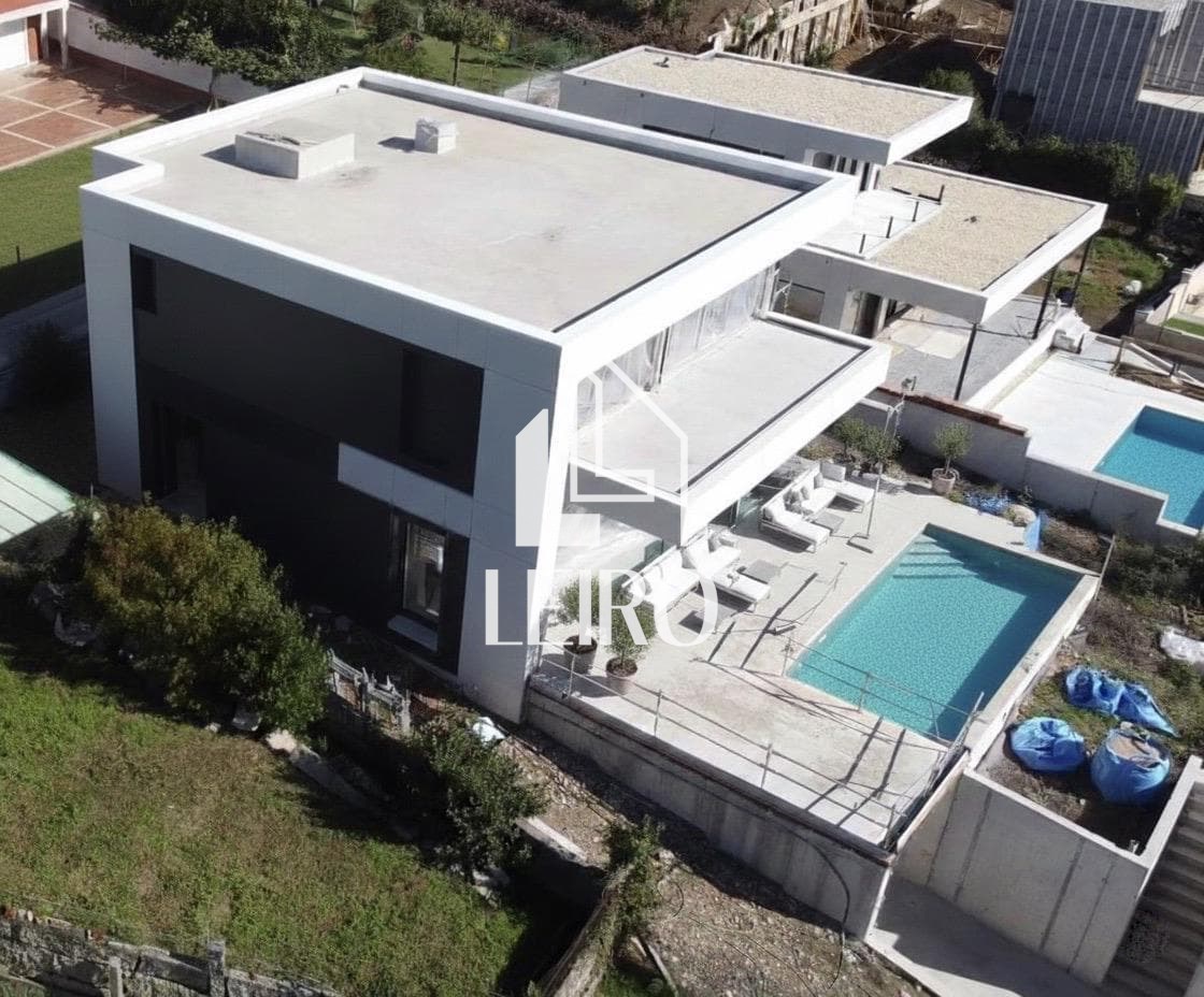 Foto 1 CHALET EXCLUSIVO A ESTRENAR CON VISTAS AL MAR Y PISCINA 