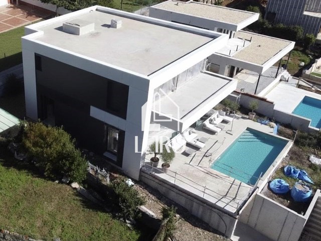 CHALET EXCLUSIVO A ESTRENAR CON VISTAS AL MAR Y PISCINA  - Sanxenxo