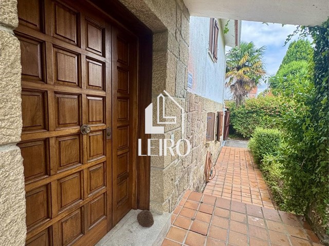 CHALET INDEPENDIENTE CON JARDÍN Y VISTAS  - Vilagarcía de Arousa
