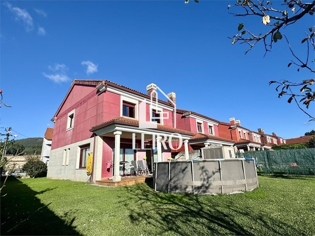 Chalet Pareado con Parcela  en Vilagarcía - Vilagarcía de Arousa