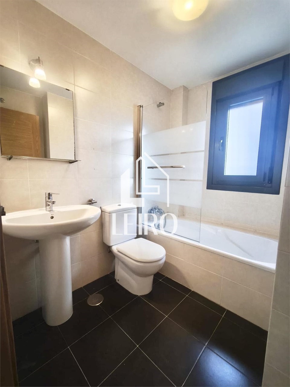 Foto 18 CHALET PAREADO EN URBANIZACIÓN CON JARDIN