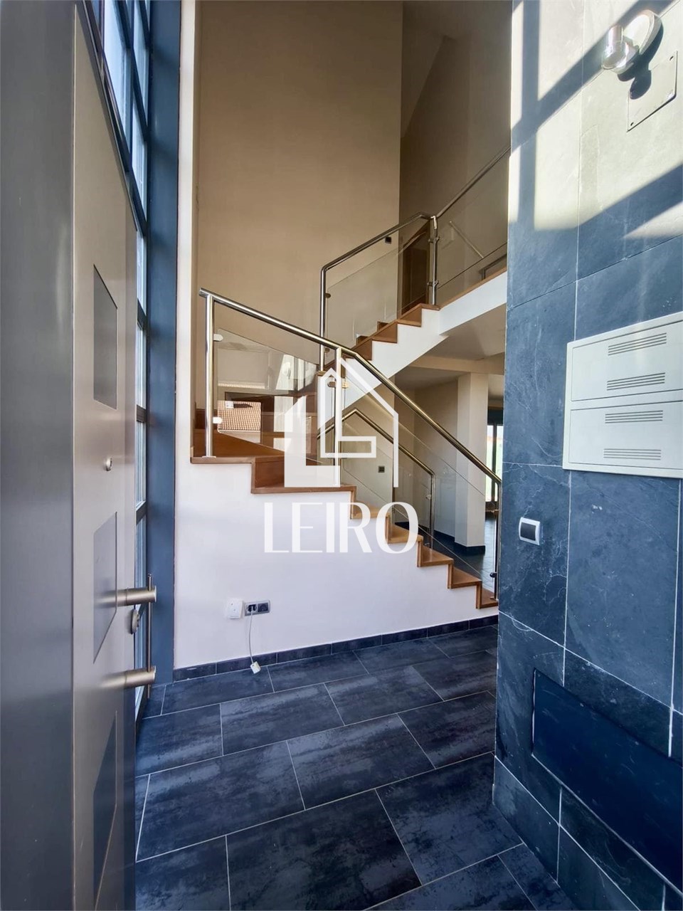 Foto 4 CHALET PAREADO EN URBANIZACIÓN CON JARDIN