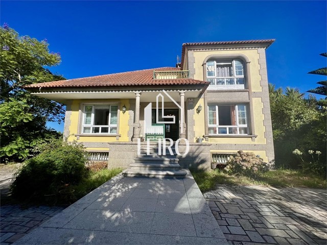 Chalet Unifamiliar  con Vistas al Mar y Parcela de  3000 m2 - Vilagarcía de Arousa