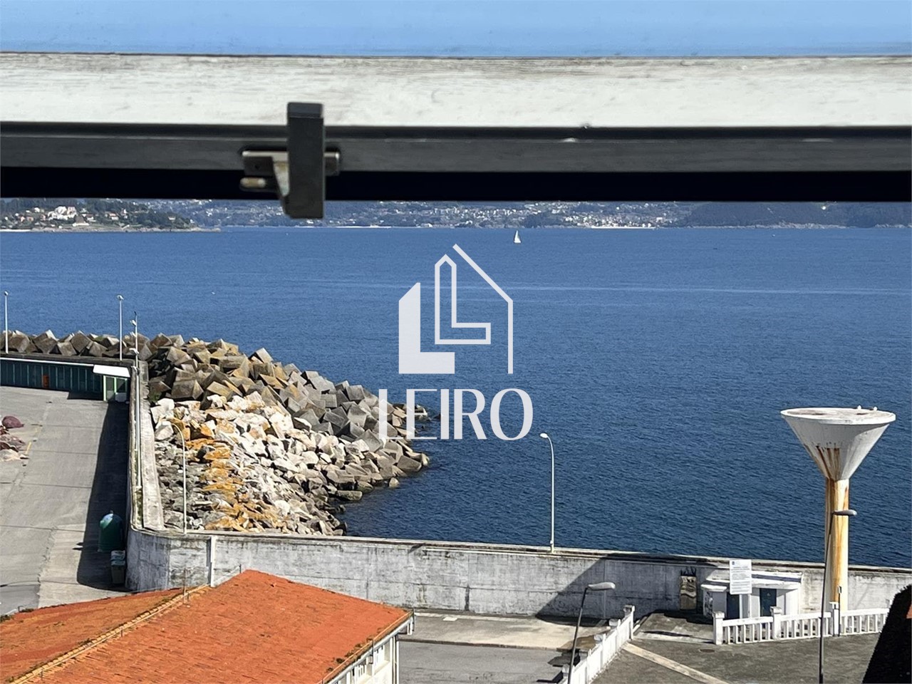 Foto 4 Edificio con Piso, Apartamentos, Estudios y Local de hostelería en Portonovo