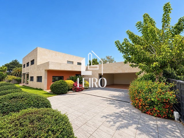 Exclusivo Chalet de Diseño Contemporáneo a 2 Minutos del Centro de Vilagarcía de Arousa