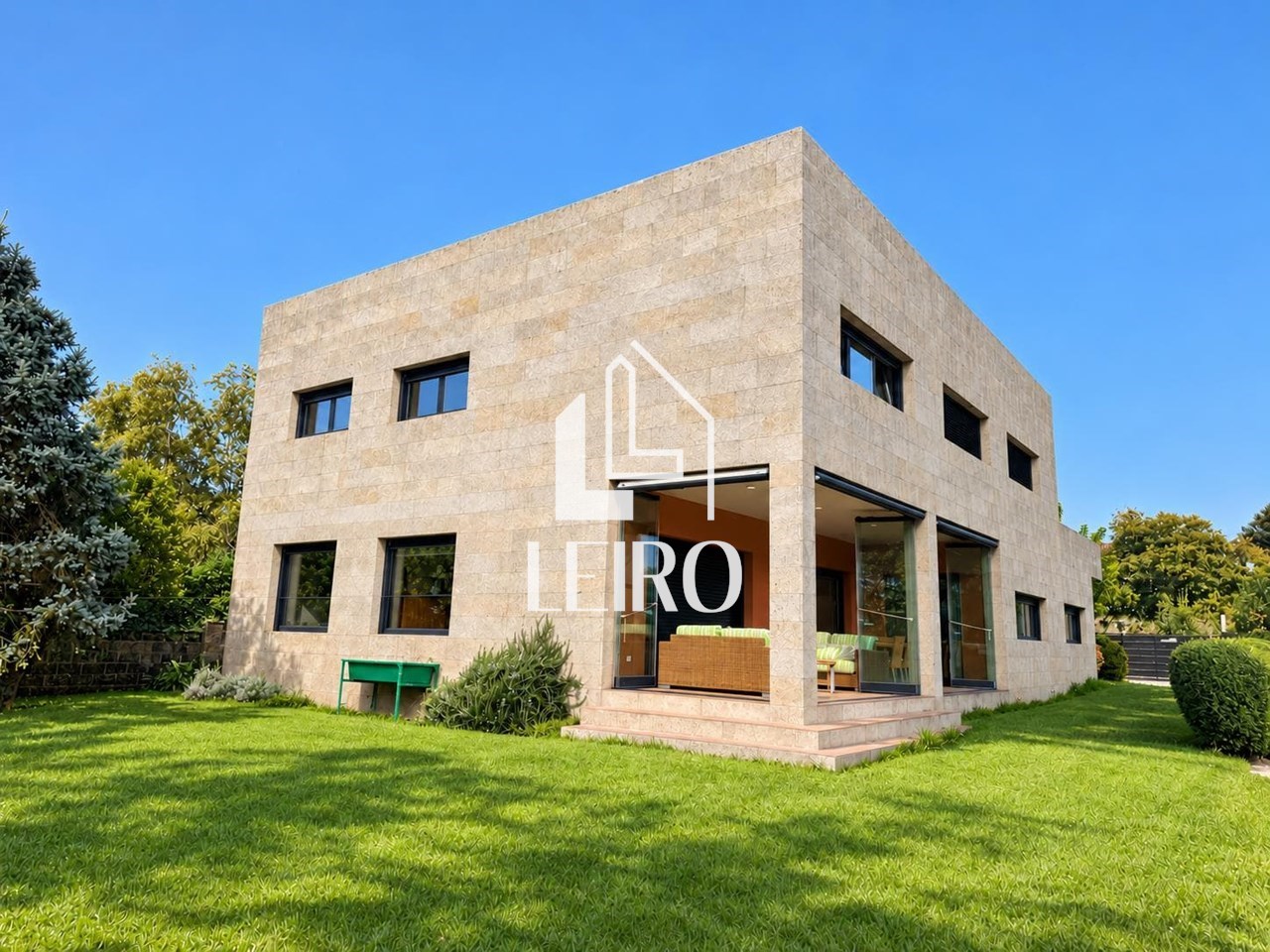 Foto 2 Exclusivo Chalet de Diseño Contemporáneo a 2 Minutos del Centro de Vilagarcía de Arousa