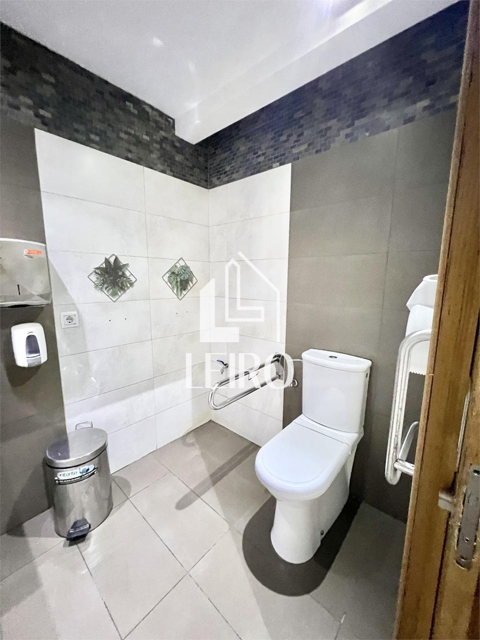 Foto 16 LOCAL ACONDICONADO NEGOCIO HOSTELERÍA