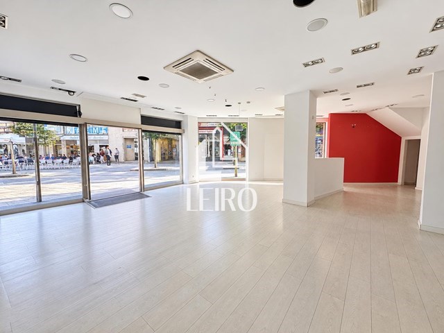 LOCAL COMERCIAL 2 PLANTAS EN PLAZA GALICIA - Vilagarcía de Arousa