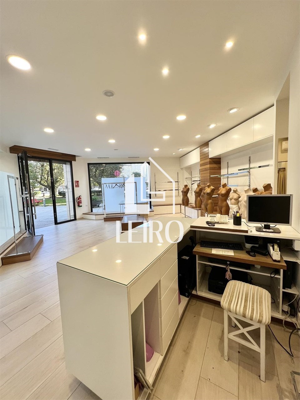 Foto 12 LOCAL COMERCIAL ACONDICIONADO CON FANTASTICA UBICACIÓN