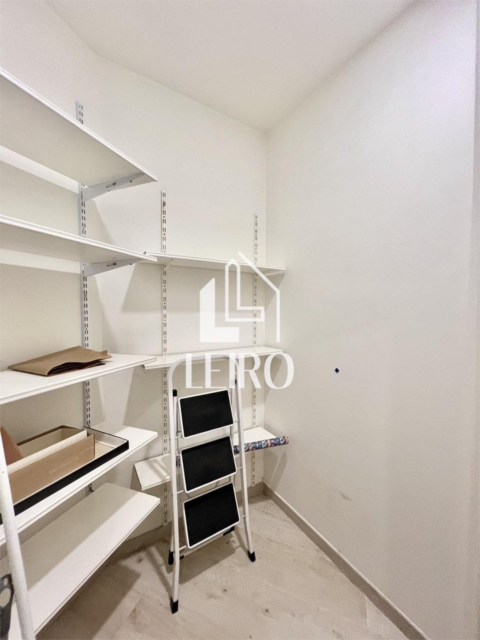 Foto 13 LOCAL COMERCIAL ACONDICIONADO CON FANTASTICA UBICACIÓN