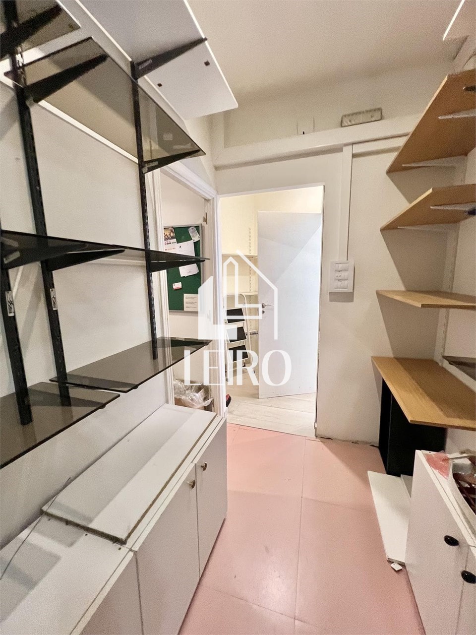 Foto 14 LOCAL COMERCIAL ACONDICIONADO CON FANTASTICA UBICACIÓN