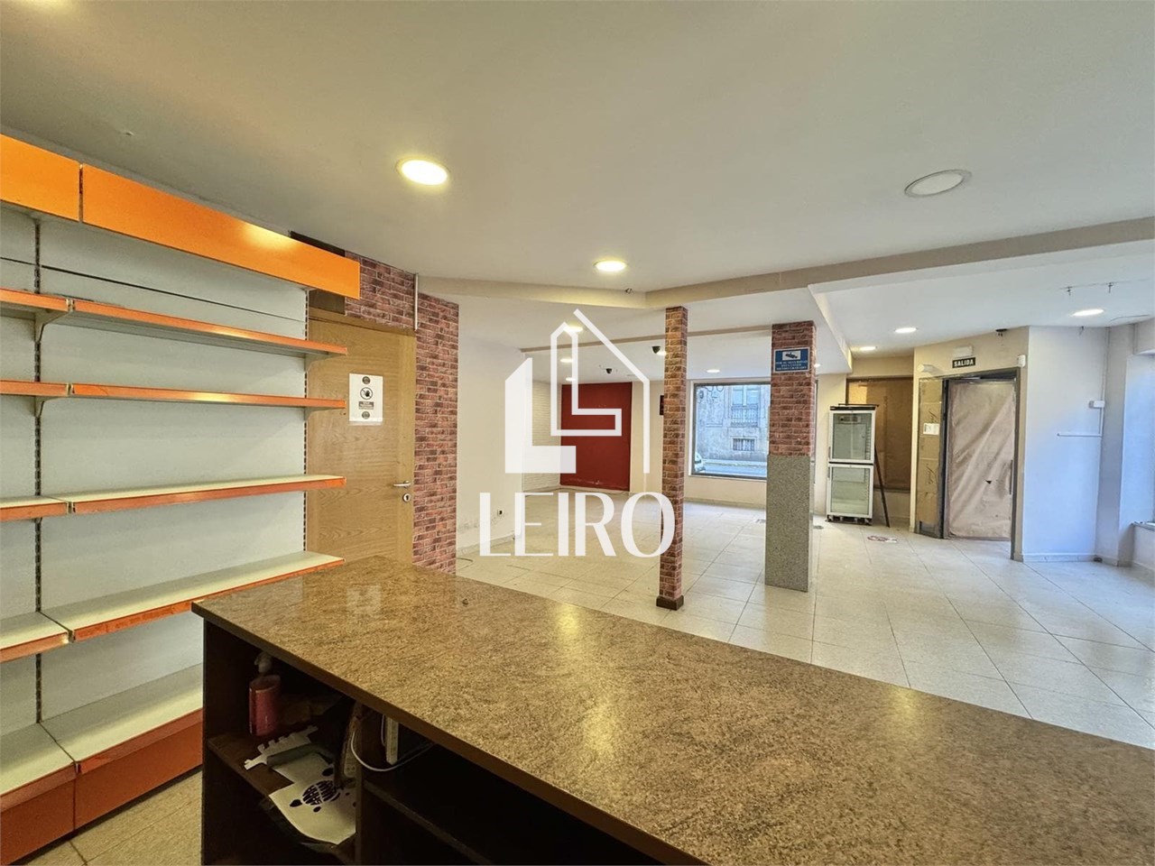 Foto 10 LOCAL COMERCIAL ACONDICIONADO CON MUCHA VISIBILIDAD