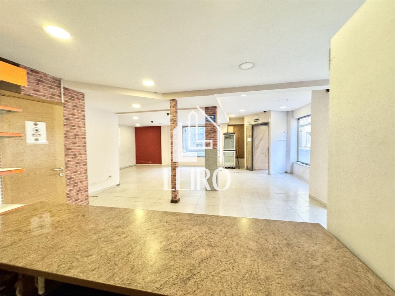 Foto 8 LOCAL COMERCIAL ACONDICIONADO CON MUCHA VISIBILIDAD