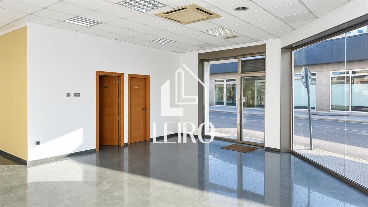 Foto 3 LOCAL COMERCIAL ACONDICIONADO CON MUCHA VISIBILIDAD