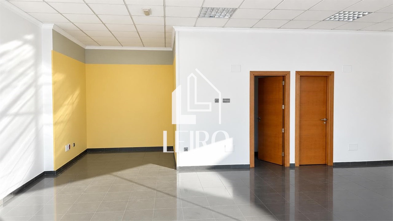 Foto 4 LOCAL COMERCIAL ACONDICIONADO CON MUCHA VISIBILIDAD
