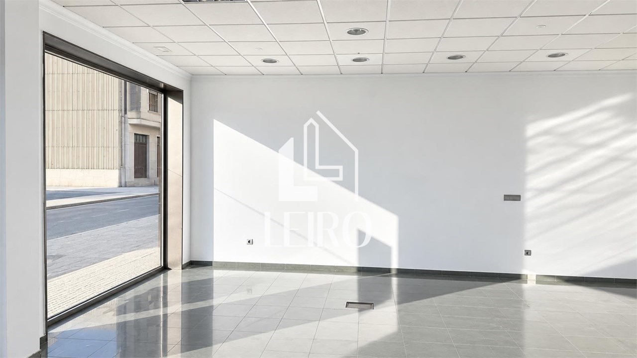 Foto 5 LOCAL COMERCIAL ACONDICIONADO CON MUCHA VISIBILIDAD